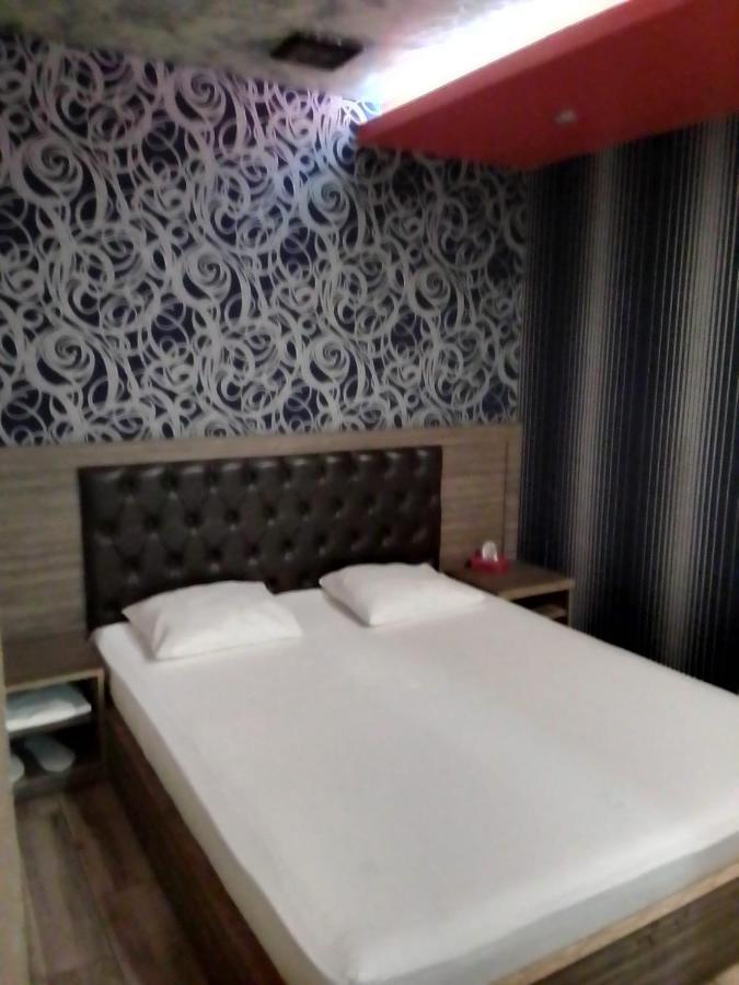 Planet Hotel Yerevan Bagian luar foto