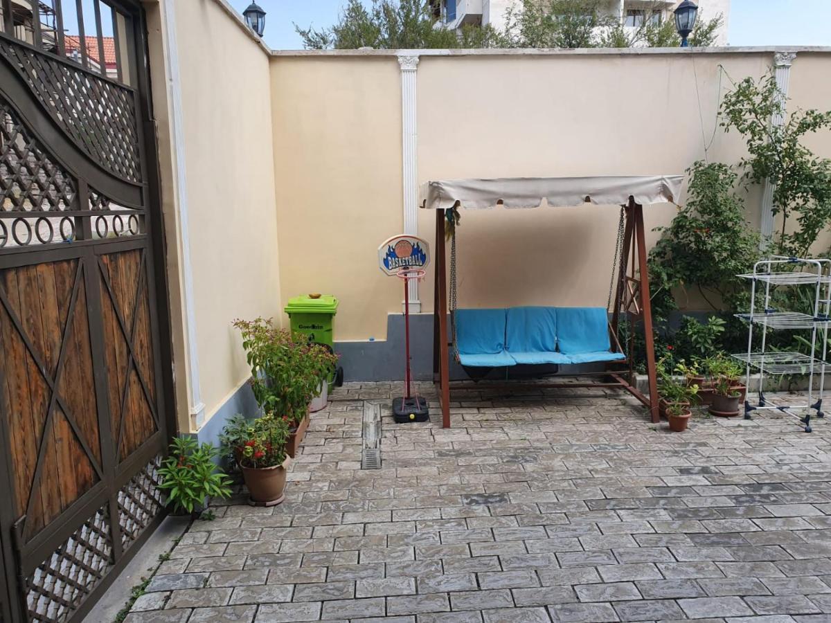 Planet Hotel Yerevan Bagian luar foto