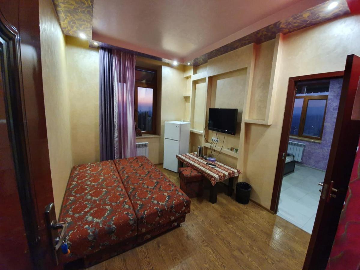 Planet Hotel Yerevan Bagian luar foto